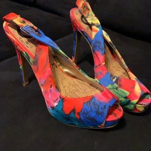 Floral sling back heel